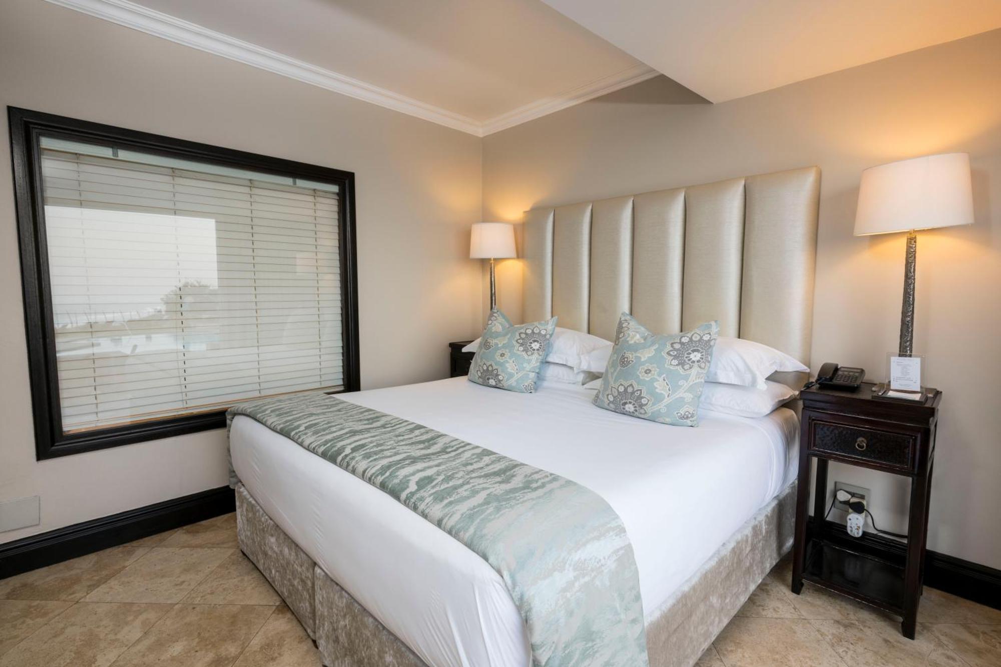 Beverly Hills Durban Exterior foto A bedroom at the Taj Mahal Palace