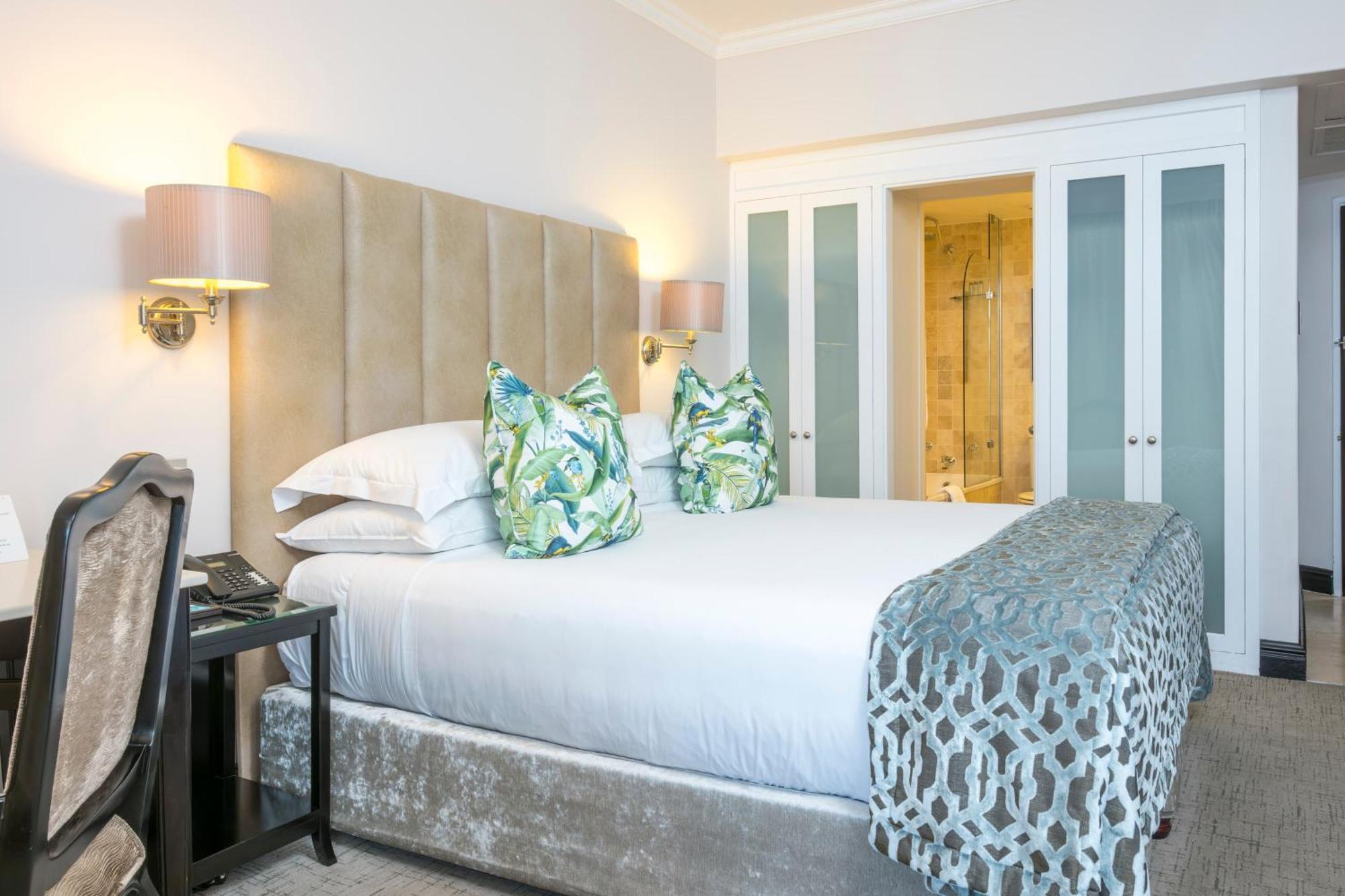 Beverly Hills Durban Exterior foto A bedroom at the hotel