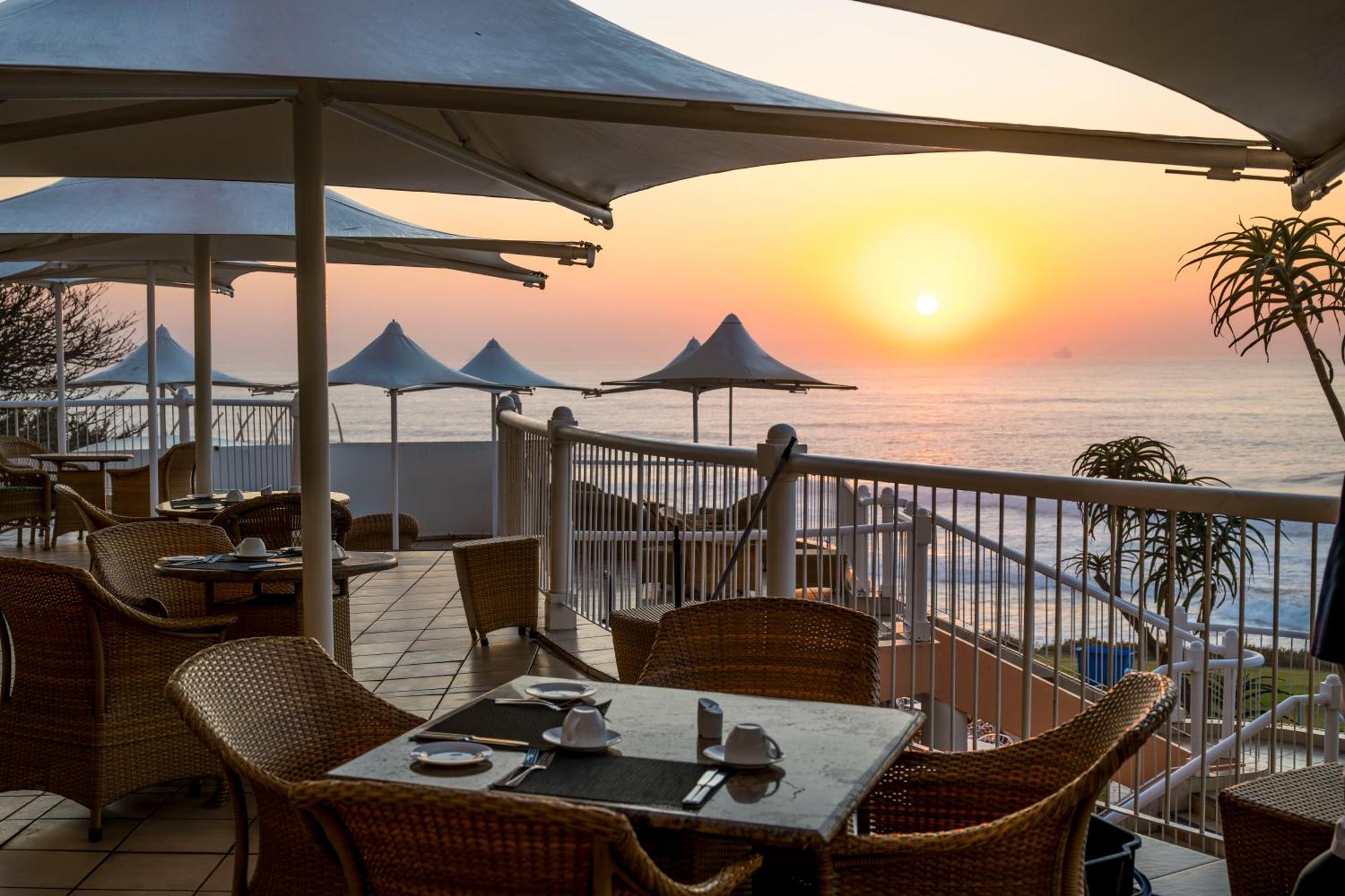 Beverly Hills Durban Exterior foto Sunset at the Cape of Good Hope