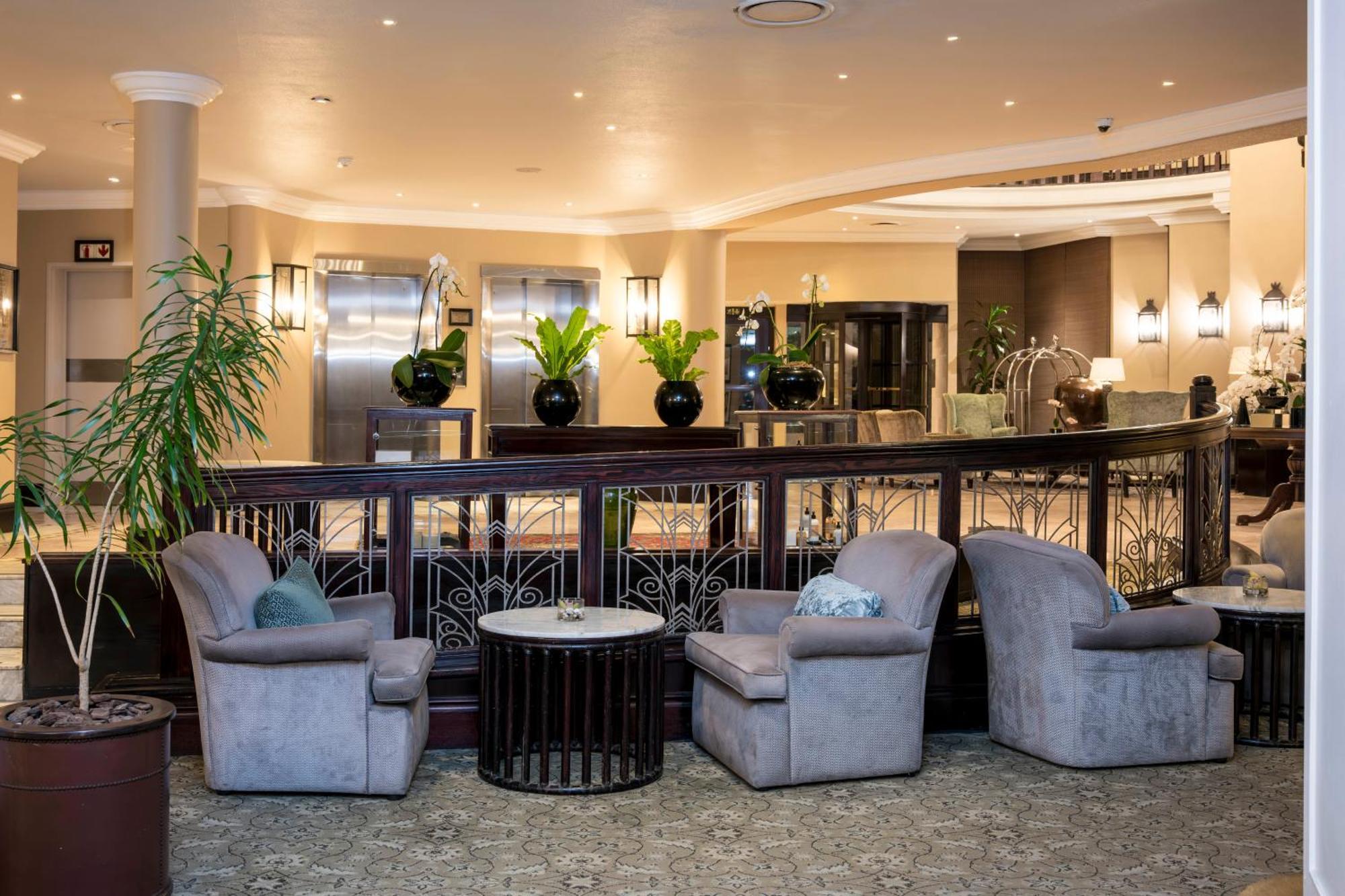 Beverly Hills Durban Exterior foto The lobby of the hotel